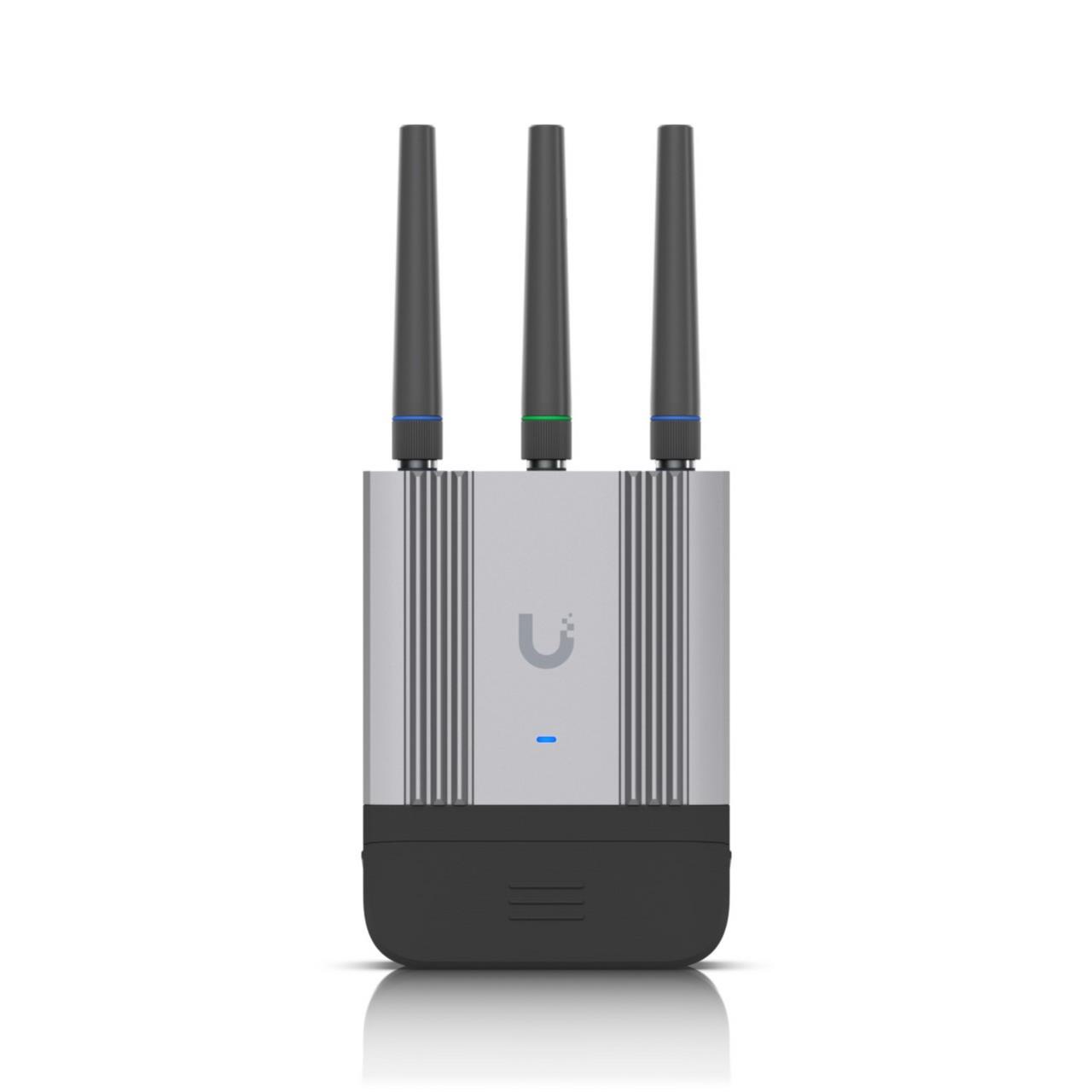 Ubiquiti UMR-Industrial, LTE router with external antennas and outdoor cover
