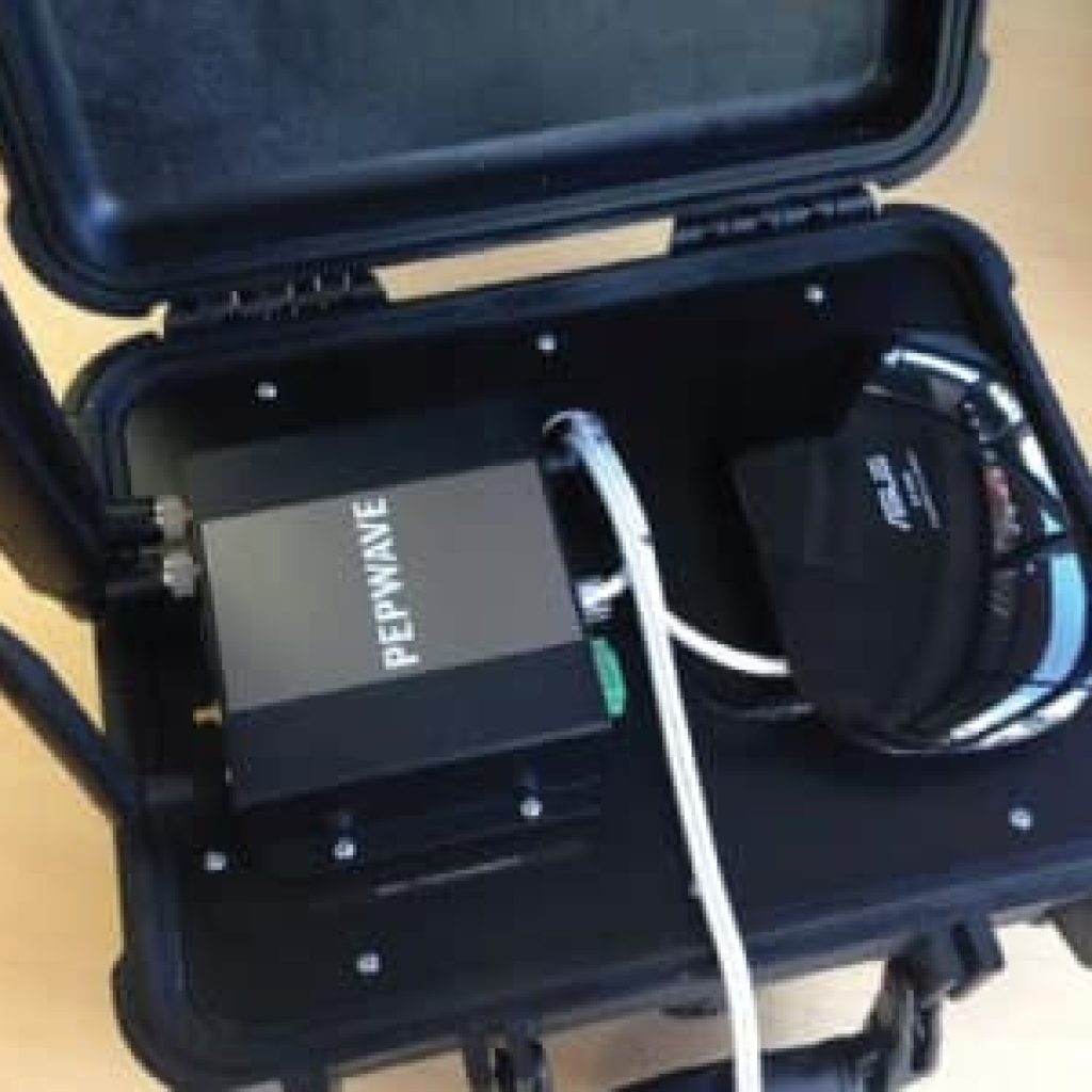 "ASCEND Max HD2 Mini" - A compact and powerful router for use in demanding environments. The picture shows the device from above and emphasizes its compact size and robust construction.