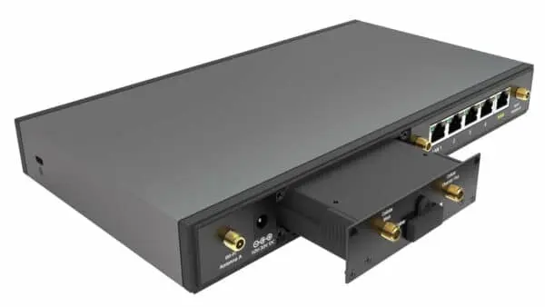 Peplink FlexModule Mini 1x LTEA (CAT 18) and VDSL