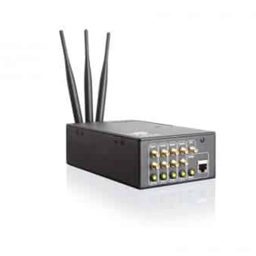 The picture shows the Ascend Multichannel VPN Router Mobil 1, a portable device for bundling Internet connections and setting up VPN connections. The router is housed in a black casing and placed on a white background. The device has several connections for Ethernet cables and SIM cards and can therefore use several Internet connections simultaneously. The Multichannel VPN Router Mobil 1 is particularly useful for use in mobile applications, e.g. on buses, trains or ships.
The device can also be used as a VPN gateway to establish a secure connection between different locations.
The router is easy to configure and offers extensive functions for managing network connections and VPNs.