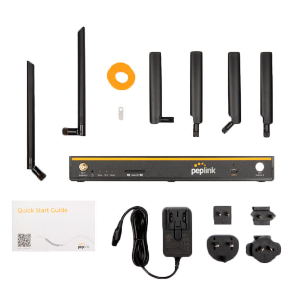 Routeur Peplink avec antennes et accessoires.